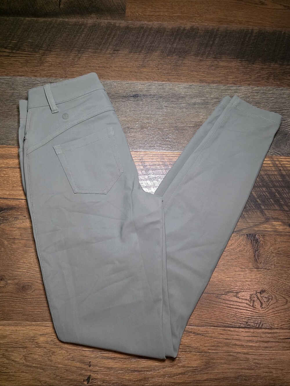 Lululemon City Sleek Slim-Fit 5 Pocket High-Rise Pant size 25, Grey Sage